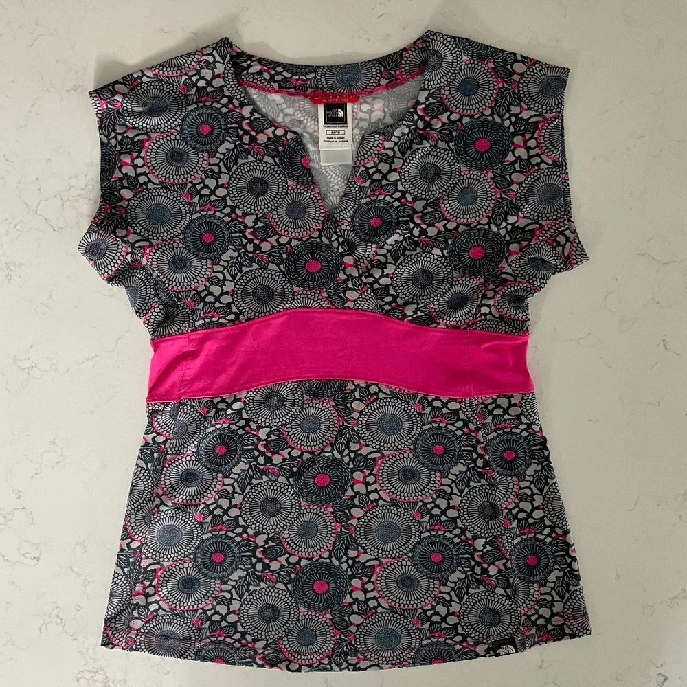 The North Face Activewear Pull On Cap Slv VNeck Print Top Grey Pink Sz XS